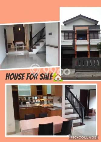 Dijual Rumah Modern 4 KT di Raffles Hills, Jakarta Timur Dijual Rumah Modern 4 KT di Raffles Hills, Jakarta Timur