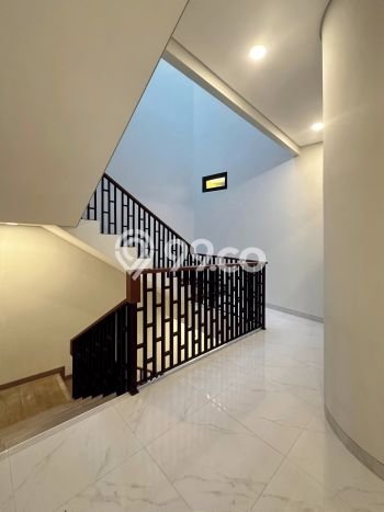 Hunian Mewah LB 430m2 Siap Huni Desain Elegan di Kemang, Jakarta Selatan Hunian Mewah LB 430m2 Siap Huni Desain Elegan di Kemang, Jakarta Selatan