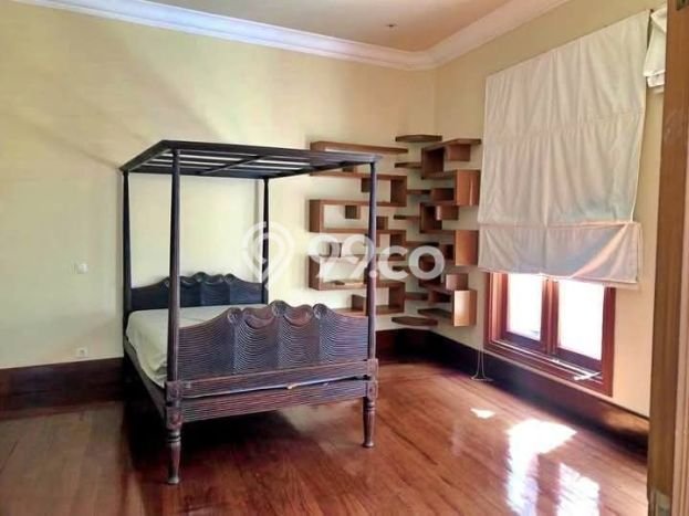 Siap Huni Rumah Mewah 5 Kamar di Kebayoran Baru Dekat ke Mana Pun Siap Huni Rumah Mewah 5 Kamar di Kebayoran Baru Dekat ke Mana Pun