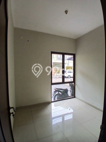 Siap Huni Hunian Elit 4 Kamar di Cipayung Dekat ke Mana Pun Siap Huni Hunian Elit 4 Kamar di Cipayung Dekat ke Mana Pun