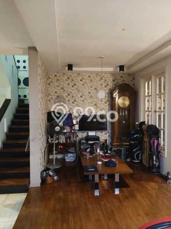 Dijual Hunian Rumah Terawat 4 Kamar di Citra Grand, Jakarta Timur Dijual Hunian Rumah Terawat 4 Kamar di Citra Grand, Jakarta Timur