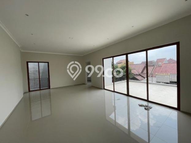 Ready to Use! Luxury House LT 200m2 Desain Modern di Raffles Hills Ready to Use! Luxury House LT 200m2 Desain Modern di Raffles Hills