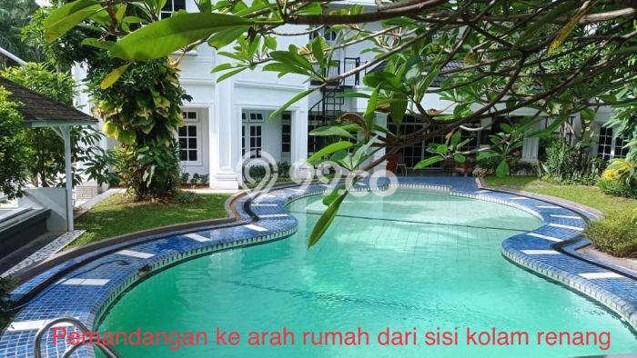 Ready to Use! Luxury House LT 1190m2 Desain Modern di Cibubur Ready to Use! Luxury House LT 1190m2 Desain Modern di Cibubur
