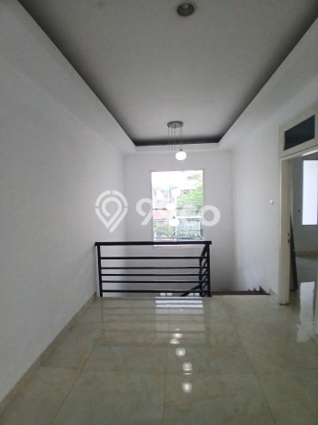 Ready to Use! Luxury House LT 180m2 Desain Modern di Raffles Hills Ready to Use! Luxury House LT 180m2 Desain Modern di Raffles Hills