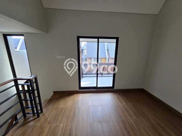 Disewakan! Rumah 3 Kamar Tidur &
3 Kamar Mandi di Summarecon Crown Gading, Bekasi Disewakan! Rumah 3 Kamar Tidur &
3 Kamar Mandi di Summarecon Crown Gading, Bekasi