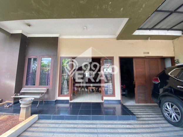 Rumah Mewah LB 350m2 Siap Huni Desain Elegan di Pekayon, Bekasi Rumah Mewah LB 350m2 Siap Huni Desain Elegan di Pekayon, Bekasi