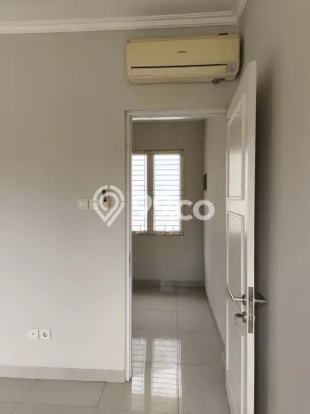Disewakan Rumah Murah di harapan indah Bekasi Punya 2 KT Disewakan Rumah Murah di harapan indah Bekasi Punya 2 KT