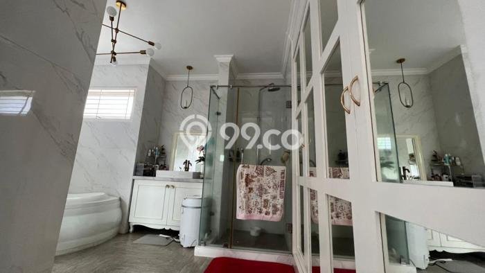 Rumah Elit Modern Tanpa Renovasi di Ragunan Jakarta Selatan Rumah Elit Modern Tanpa Renovasi di Ragunan Jakarta Selatan