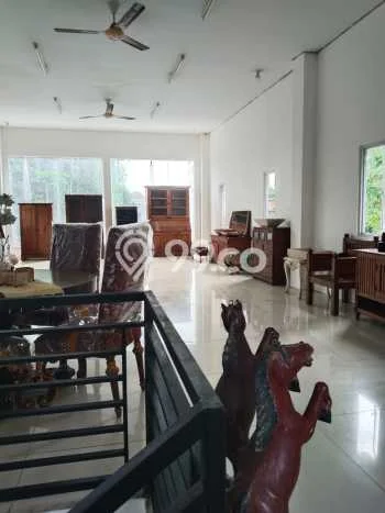 Komersial Disewa di Jakarta Selatan dengan LB 200m2 Area Komersial Ramai Komersial Disewa di Jakarta Selatan dengan LB 200m2 Area Komersial Ramai