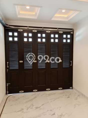 Siap Huni Rumah Mewah 4 Kamar di Jagakarsa Dekat ke Mana Pun Siap Huni Rumah Mewah 4 Kamar di Jagakarsa Dekat ke Mana Pun
