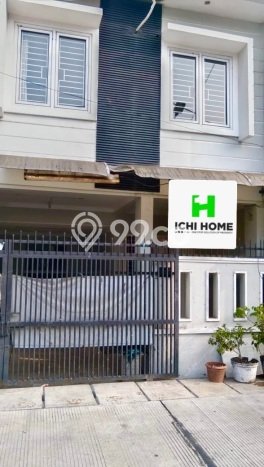 Dijual Rumah Mewah Elegan Dengan View Cantik di Kav DKI, Jakarta Barat Dijual Rumah Mewah Elegan Dengan View Cantik di Kav DKI, Jakarta Barat