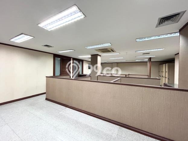 Kantor Dijual di Grogol Petamburan Jakarta Barat dengan Luas Bangunan 3317m2 Kantor Dijual di Grogol Petamburan Jakarta Barat dengan Luas Bangunan 3317m2