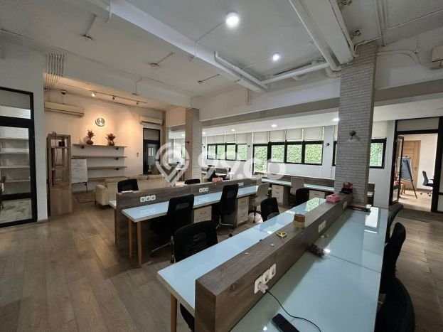 Kantor Bagus LT 655m2 LB 443m2 Dijual di Permata Hijau Jakarta Selatan Kantor Bagus LT 655m2 LB 443m2 Dijual di Permata Hijau Jakarta Selatan