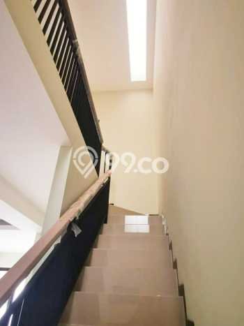 Jual Rumah Bagus Siap Huni LB 140m2 di Rungkut, Surabaya Jual Rumah Bagus Siap Huni LB 140m2 di Rungkut, Surabaya