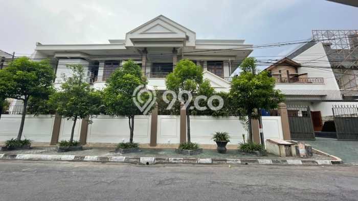 Unit Ruko Dijual di Surabaya LT 960m2 & LB 1300m2 Unit Ruko Dijual di Surabaya LT 960m2 & LB 1300m2
