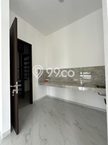 Rumah Mewah LB 303m2 Siap Pakai Desain Elegan di Citraland, Surabaya Rumah Mewah LB 303m2 Siap Pakai Desain Elegan di Citraland, Surabaya