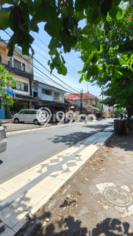 Disewakan Ruko komersial di Kuta luas bangunan 174m2 Disewakan Ruko komersial di Kuta luas bangunan 174m2
