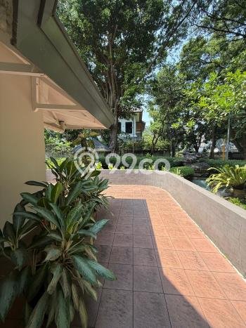 Hunian Modern dengan LT 658m2 & LB 500m2 Dikontrakkan di Sayap Dago Hunian Modern dengan LT 658m2 & LB 500m2 Dikontrakkan di Sayap Dago