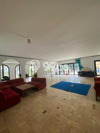 Rumah Bagus Disewakan di Setiabudi, Bandung LT 2200m2, LB 500m2 Rumah Bagus Disewakan di Setiabudi, Bandung LT 2200m2, LB 500m2