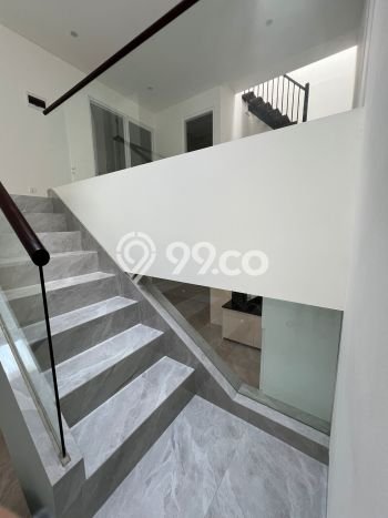 Rumah Eksklusif Siap Huni LT 120m2 di Kelapa Gading, Jakarta Utara Rumah Eksklusif Siap Huni LT 120m2 di Kelapa Gading, Jakarta Utara
