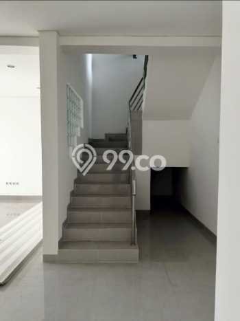 Lokasi strategis! Rumah siap huni dikontrakkan di Kelapa Gading LB 220m2 Lokasi strategis! Rumah siap huni dikontrakkan di Kelapa Gading LB 220m2