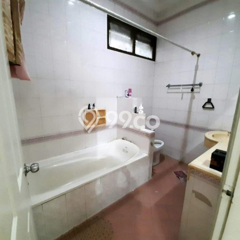 Rumah Luxury Modern Siap Huni di Raya Darmo Surabaya Rumah Luxury Modern Siap Huni di Raya Darmo Surabaya