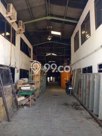 Gudang Dijual di Surabaya LT 594m2 & LB 462m2 Lokasi Terbaik! Gudang Dijual di Surabaya LT 594m2 & LB 462m2 Lokasi Terbaik!