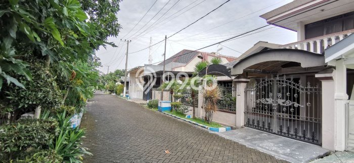 SEGERA MILIKI! Rumah di Waru, Surabaya, LT 165m2m² Bangunan 165m2m² SEGERA MILIKI! Rumah di Waru, Surabaya, LT 165m2m² Bangunan 165m2m²