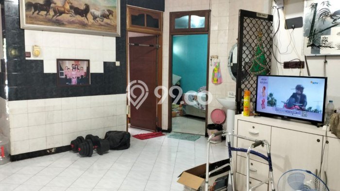 Rumah Luas Asri 4 KT Siap Huni di Raya Darmo Surabaya Rumah Luas Asri 4 KT Siap Huni di Raya Darmo Surabaya