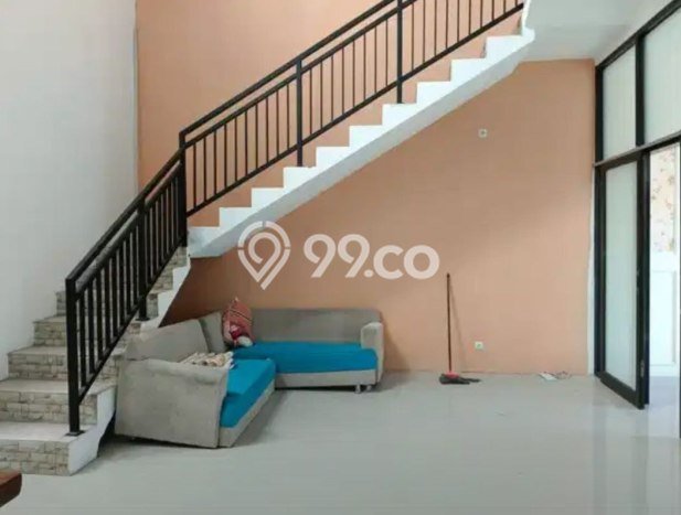 Dijual Hunian Rumah Nyaman 6 Kamar di Waru, Surabaya Dijual Hunian Rumah Nyaman 6 Kamar di Waru, Surabaya