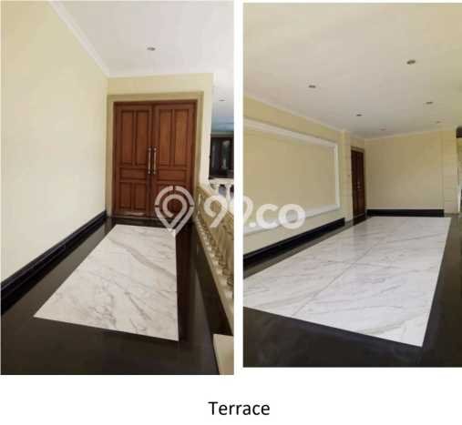 Rumah Luxury Modern Tanpa Renovasi di Jemursari Surabaya Rumah Luxury Modern Tanpa Renovasi di Jemursari Surabaya