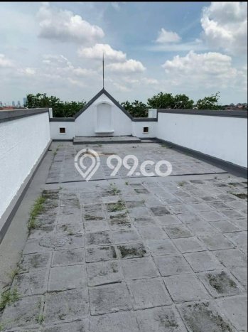 SPECIAL PROPERTY! Rumah di Sukomanunggal, LT 117m2m² LB 300m2m² SPECIAL PROPERTY! Rumah di Sukomanunggal, LT 117m2m² LB 300m2m²