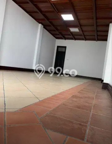 SPECIAL PROPERTY! Rumah di Sukomanunggal, LT 117m2m² LB 300m2m² SPECIAL PROPERTY! Rumah di Sukomanunggal, LT 117m2m² LB 300m2m²