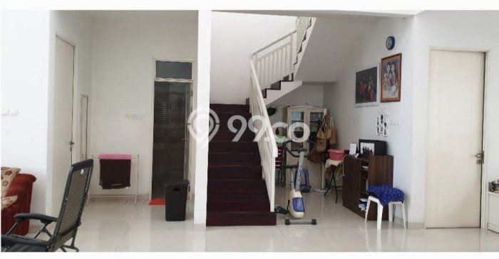 Rumah kawasan Tandes, Surabaya, Luas 325m2m² Bangunan 300m2m² Rumah kawasan Tandes, Surabaya, Luas 325m2m² Bangunan 300m2m²