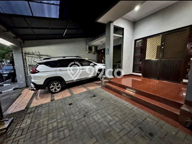 Rumah Mewah Siap Huni LT 305m2 di Gayungan, Surabaya Rumah Mewah Siap Huni LT 305m2 di Gayungan, Surabaya