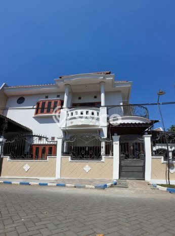 Rumah Strategis Waru, Sidoarjo, LT 238m2m² LB 350m2m² Rumah Strategis Waru, Sidoarjo, LT 238m2m² LB 350m2m²