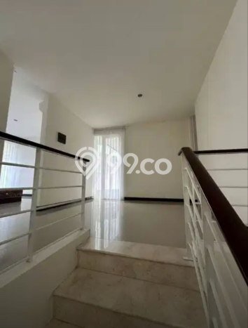 For Sale Rumah Mewah Exclusive di Wiyung, Surabaya For Sale Rumah Mewah Exclusive di Wiyung, Surabaya