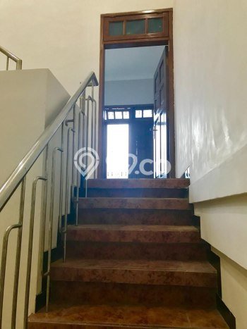Rumah Berkelas LT 135m2m² / LB 170m2m² di Kompleks Perumahan Sambikerep, Surabaya Rumah Berkelas LT 135m2m² / LB 170m2m² di Kompleks Perumahan Sambikerep, Surabaya