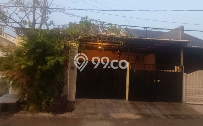 Rumah Lokasi Strategis area Tandes, Surabaya, Luas 180m2m² Bangunan 160m2m² Rumah Lokasi Strategis area Tandes, Surabaya, Luas 180m2m² Bangunan 160m2m²