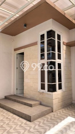 Rumah Asri dengan 3 Kamar Tidur di Lokasi Sukomanunggal, Surabaya Rumah Asri dengan 3 Kamar Tidur di Lokasi Sukomanunggal, Surabaya