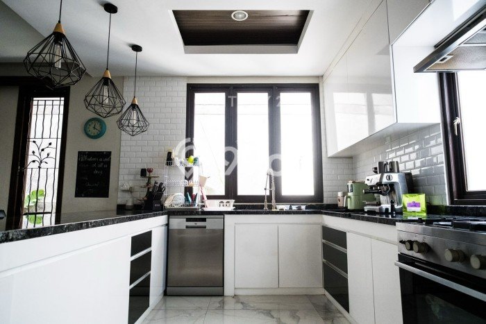 Dijual Rumah Elit Exclusive di Kembangan, Jakarta Barat Dijual Rumah Elit Exclusive di Kembangan, Jakarta Barat