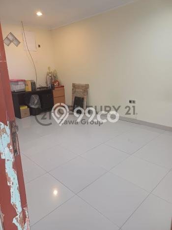 Rumah Elit LB 200m2 Siap Pakai Desain Elegan di Angke, Jakarta Barat Rumah Elit LB 200m2 Siap Pakai Desain Elegan di Angke, Jakarta Barat
