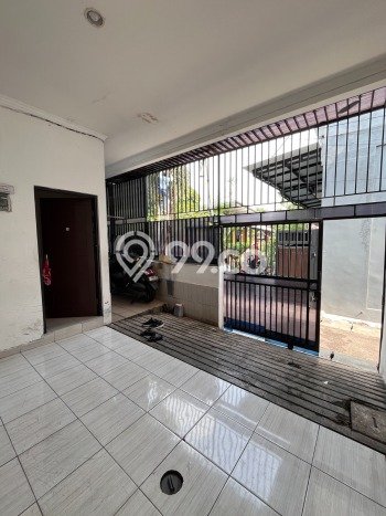Rumah Modern 11 KT di Tanjung Duren Jakarta Barat Rumah Modern 11 KT di Tanjung Duren Jakarta Barat
