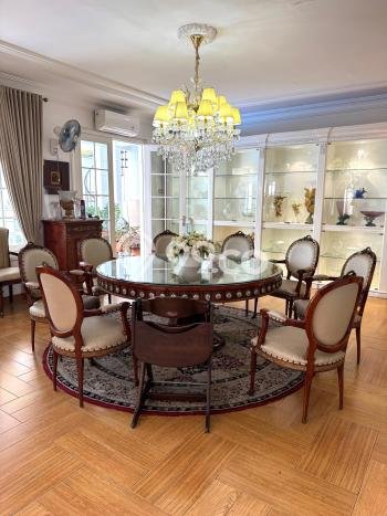 Ready to Use! Luxury House LT 700m2 Desain Elegan di Pondok Indah Ready to Use! Luxury House LT 700m2 Desain Elegan di Pondok Indah