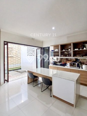 Rumah Mewah Siap Huni LT 160m2 di Pondok Aren, Tangerang Selatan Rumah Mewah Siap Huni LT 160m2 di Pondok Aren, Tangerang Selatan