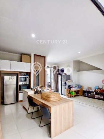 Rumah Mewah Siap Huni LT 160m2 di Pondok Aren, Tangerang Selatan Rumah Mewah Siap Huni LT 160m2 di Pondok Aren, Tangerang Selatan