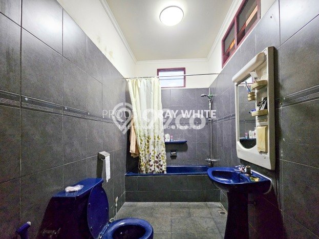 Rumah Elit LB 450m2 Siap Huni Desain Elegan di Jati Padang, Jakarta Selatan Rumah Elit LB 450m2 Siap Huni Desain Elegan di Jati Padang, Jakarta Selatan
