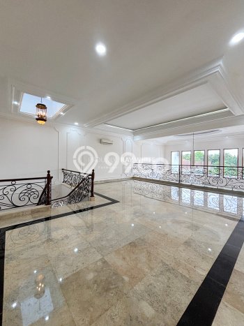 Hunian Minimalis Untuk Disewakan di Kemang Jakarta Selatan 4 KT & 4 KM Hunian Minimalis Untuk Disewakan di Kemang Jakarta Selatan 4 KT & 4 KM
