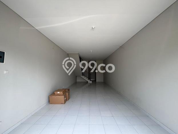 Disewakan Ruko Strategis di Telukjambe Timur, Luas 80m2m², Area Strategis Disewakan Ruko Strategis di Telukjambe Timur, Luas 80m2m², Area Strategis