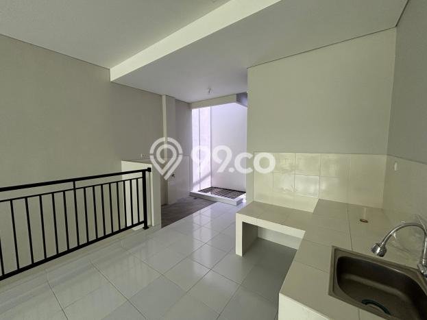 Disewakan Ruko Strategis di Telukjambe Timur, Luas 80m2m², Area Strategis Disewakan Ruko Strategis di Telukjambe Timur, Luas 80m2m², Area Strategis